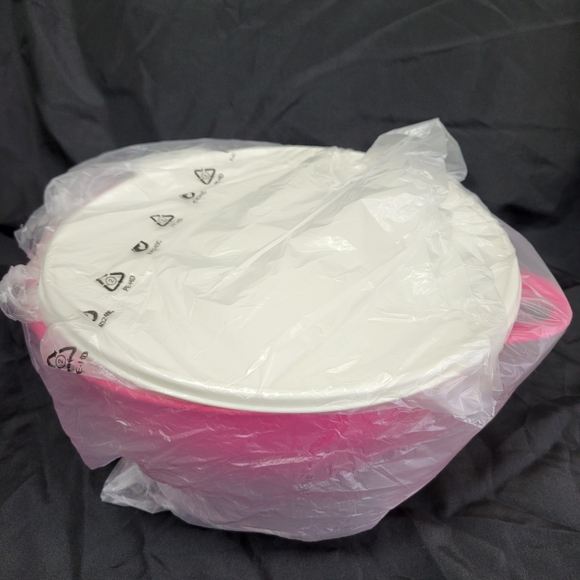 NEW 32 Cup Tupperware Pink Thatsa Bowl 💕 Big Tupperware Bowl - Picture 4 of 4